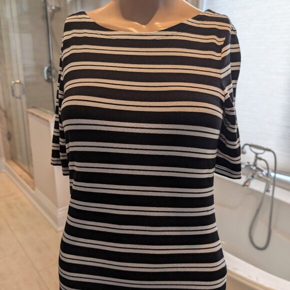 Banana Republic Black and White Short Sleeve Top Size Medium - Picture 1 of 3